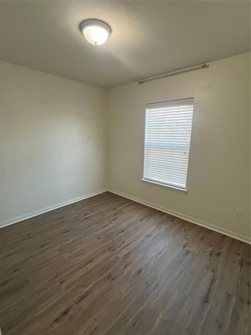 5502 Rainbow Road, Baytown, TX 77523