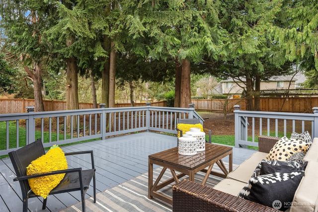 1335 232nd Place NE, Sammamish, WA 98074