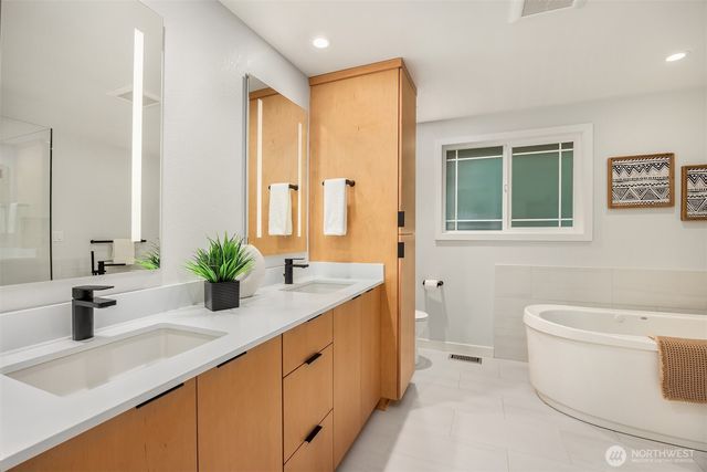 1335 232nd Place NE, Sammamish, WA 98074