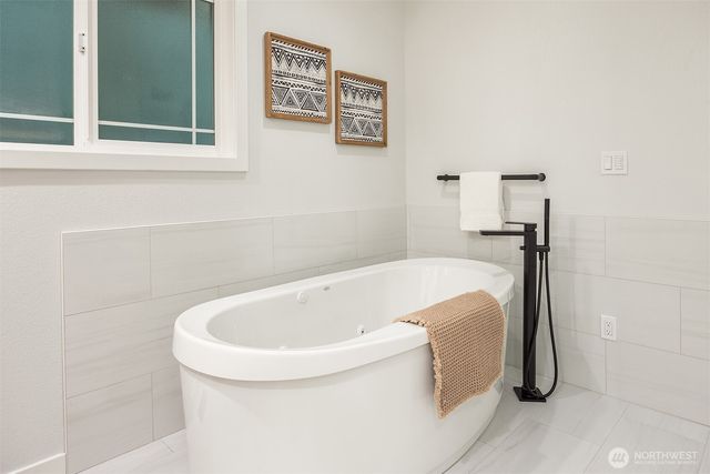 1335 232nd Place NE, Sammamish, WA 98074