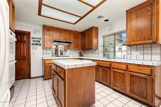 3803 W Avenue J15, Lancaster, CA 93536