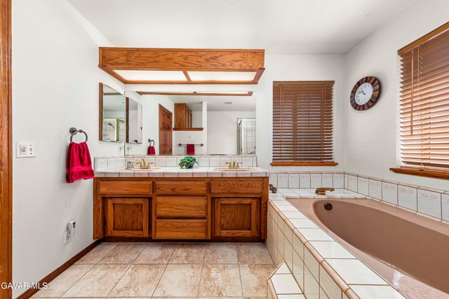 3803 W Avenue J15, Lancaster, CA 93536
