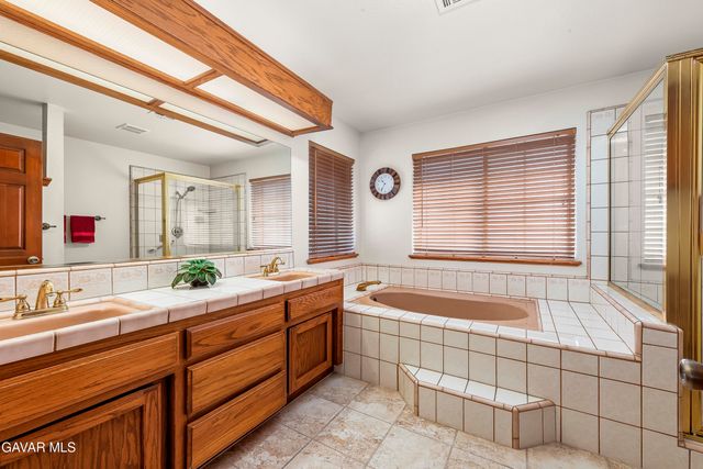 3803 W Avenue J15, Lancaster, CA 93536