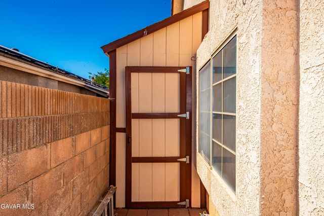 3803 W Avenue J15, Lancaster, CA 93536