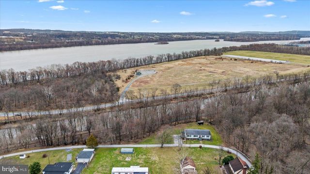 69 CONEWAGO ALY, York Haven, PA 17370