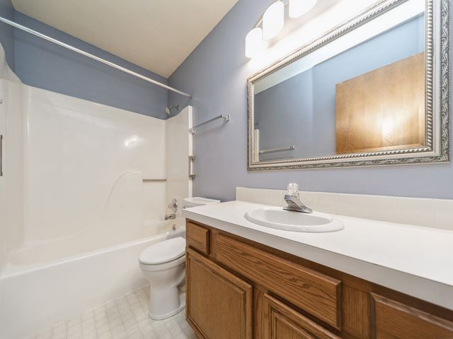 4709 67th Street, Urbandale, IA 50322