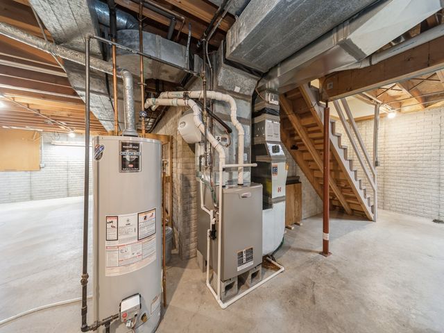 4709 67th Street, Urbandale, IA 50322