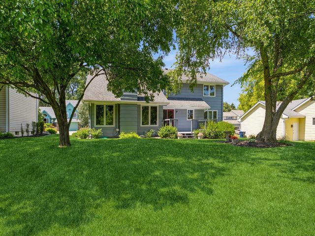 4709 67th Street, Urbandale, IA 50322