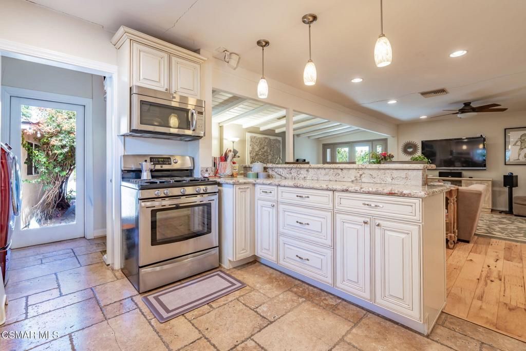 10916 Ruffner Avenue, Granada Hills, CA 91344 — photo 4