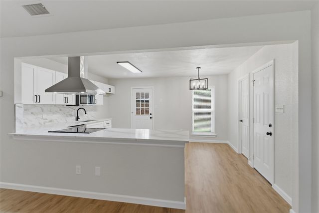 610 Galbraith Street, Lake Dallas, TX 75065