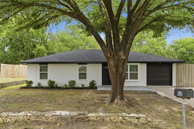 610 Galbraith Street, Lake Dallas, TX 75065