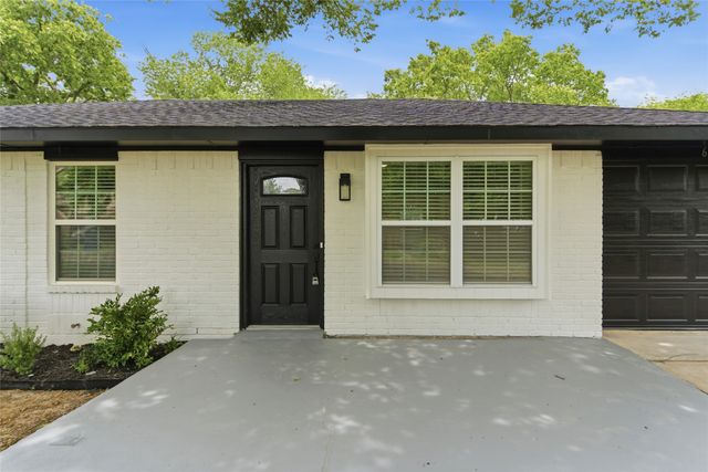 610 Galbraith Street, Lake Dallas, TX 75065