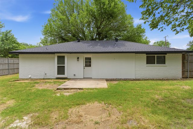 610 Galbraith Street, Lake Dallas, TX 75065