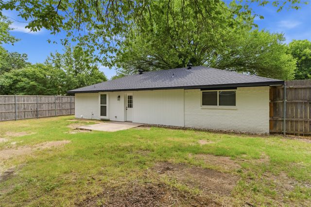 610 Galbraith Street, Lake Dallas, TX 75065