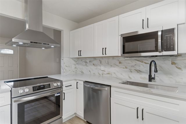 610 Galbraith Street, Lake Dallas, TX 75065