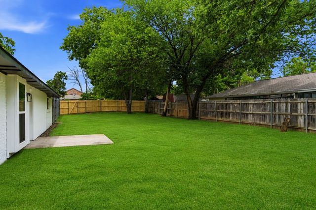 610 Galbraith Street, Lake Dallas, TX 75065
