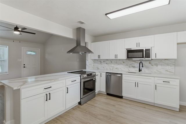 610 Galbraith Street, Lake Dallas, TX 75065