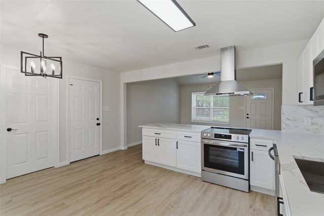 610 Galbraith Street, Lake Dallas, TX 75065