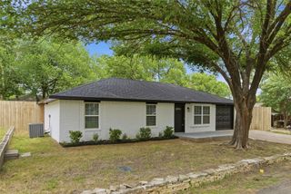 610 Galbraith Street, Lake Dallas, TX 75065
