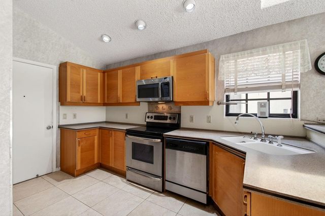 7004 Bitterbush Place, Boynton Beach, FL 33472