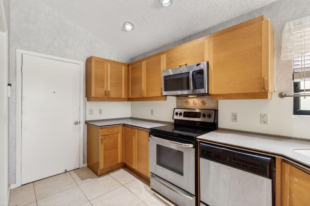 7004 Bitterbush Place, Boynton Beach, FL 33472