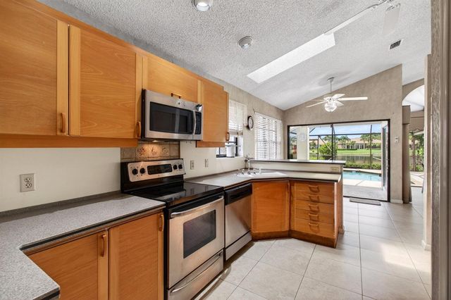7004 Bitterbush Place, Boynton Beach, FL 33472