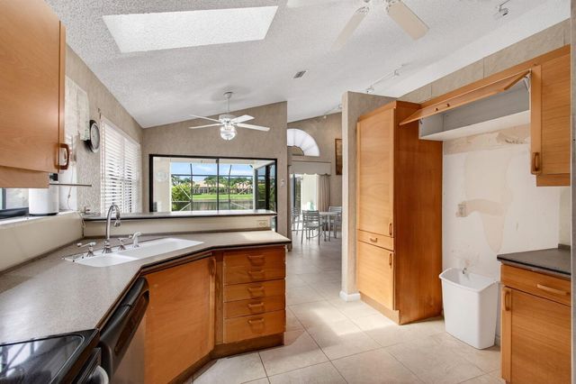 7004 Bitterbush Place, Boynton Beach, FL 33472