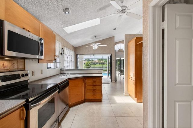 7004 Bitterbush Place, Boynton Beach, FL 33472