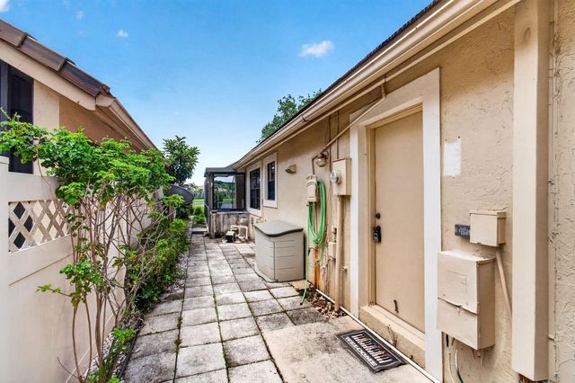7004 Bitterbush Place, Boynton Beach, FL 33472