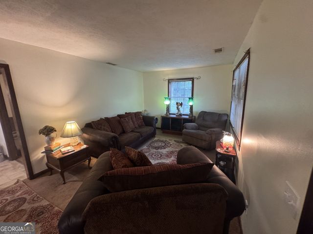 195 PINE VALLEY Road, Hiram, GA 30141