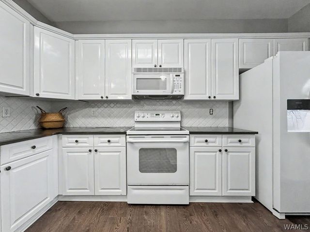 587 Bentmoor Drive, Helena, AL 35080
