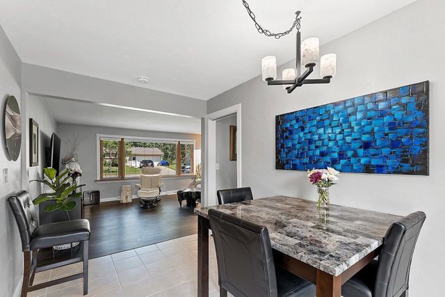 825 W MARQUETTE STREET, Appleton, WI 54914