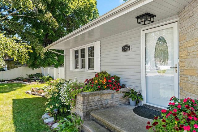 825 W MARQUETTE STREET, Appleton, WI 54914
