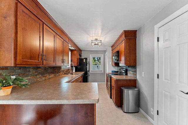 825 W MARQUETTE STREET, Appleton, WI 54914