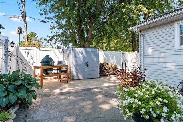 825 W MARQUETTE STREET, Appleton, WI 54914