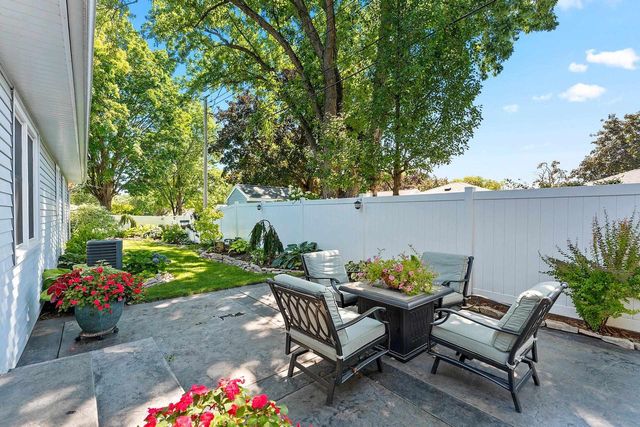 825 W MARQUETTE STREET, Appleton, WI 54914