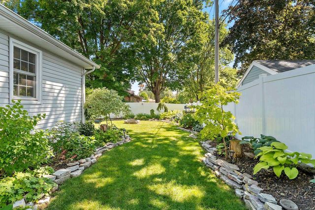 825 W MARQUETTE STREET, Appleton, WI 54914