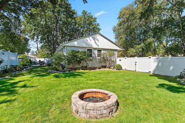825 W MARQUETTE STREET, Appleton, WI 54914