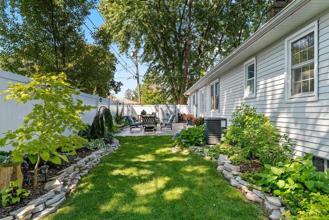 825 W MARQUETTE STREET, Appleton, WI 54914