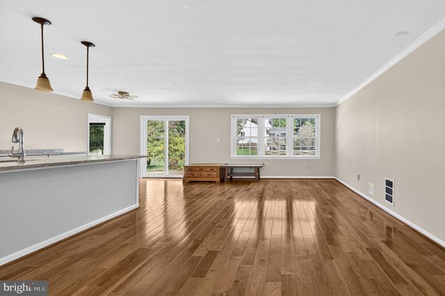 2729 CLARKES LANDING DR, Oakton, VA 22124