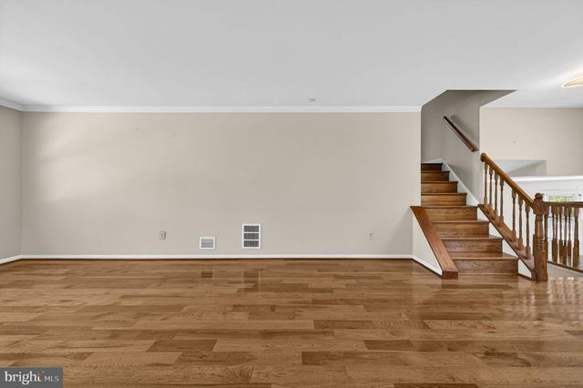 2729 CLARKES LANDING DR, Oakton, VA 22124