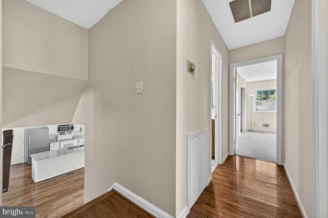 2729 CLARKES LANDING DR, Oakton, VA 22124