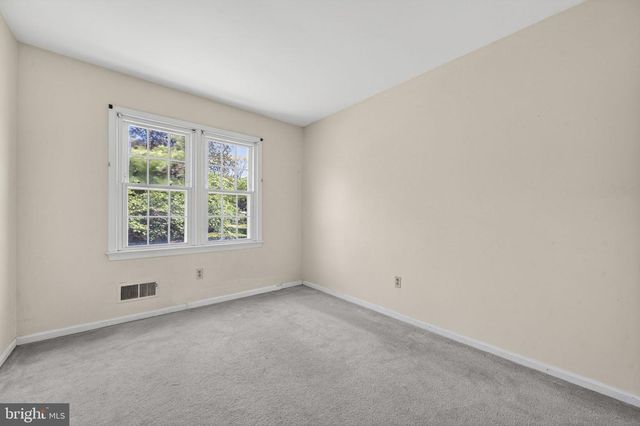 2729 CLARKES LANDING DR, Oakton, VA 22124