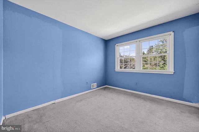 2729 CLARKES LANDING DR, Oakton, VA 22124