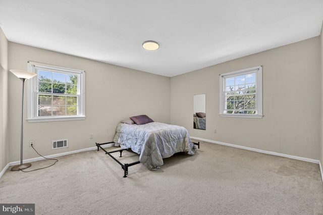 2729 CLARKES LANDING DR, Oakton, VA 22124