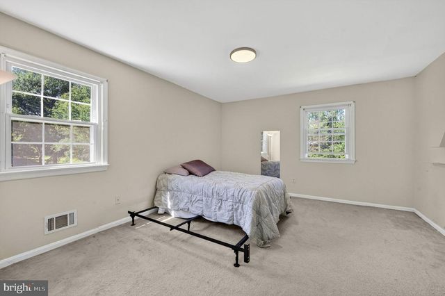 2729 CLARKES LANDING DR, Oakton, VA 22124