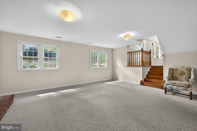 2729 CLARKES LANDING DR, Oakton, VA 22124
