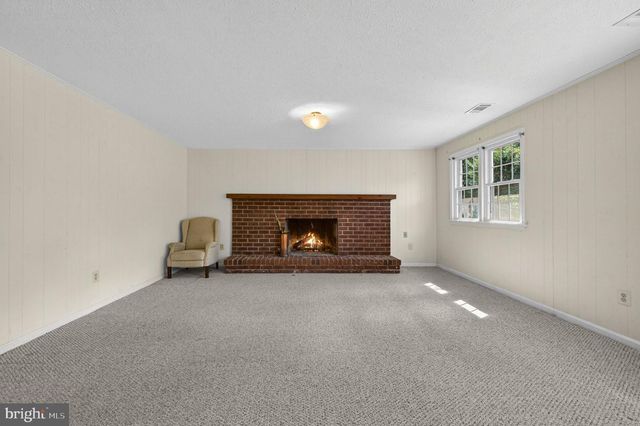2729 CLARKES LANDING DR, Oakton, VA 22124