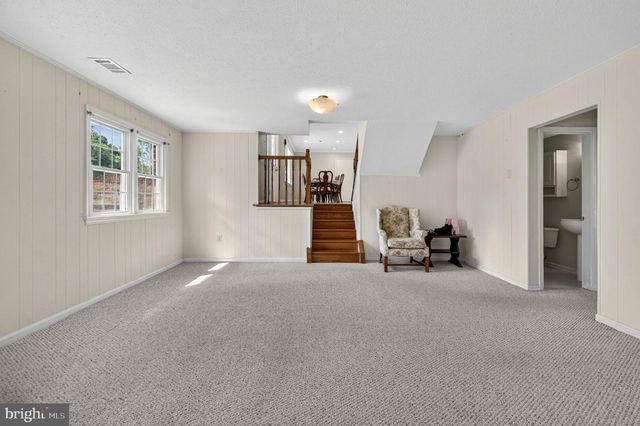 2729 CLARKES LANDING DR, Oakton, VA 22124