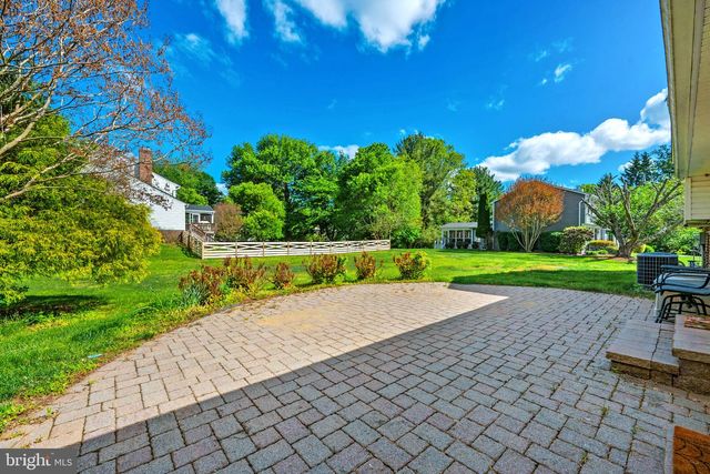 2729 CLARKES LANDING DR, Oakton, VA 22124